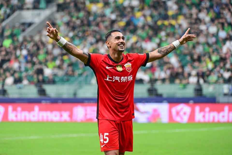 开云平台-莱昂纳多2026首球！破149天球荒，吐舌头庆祝，蒯纪闻妙传
